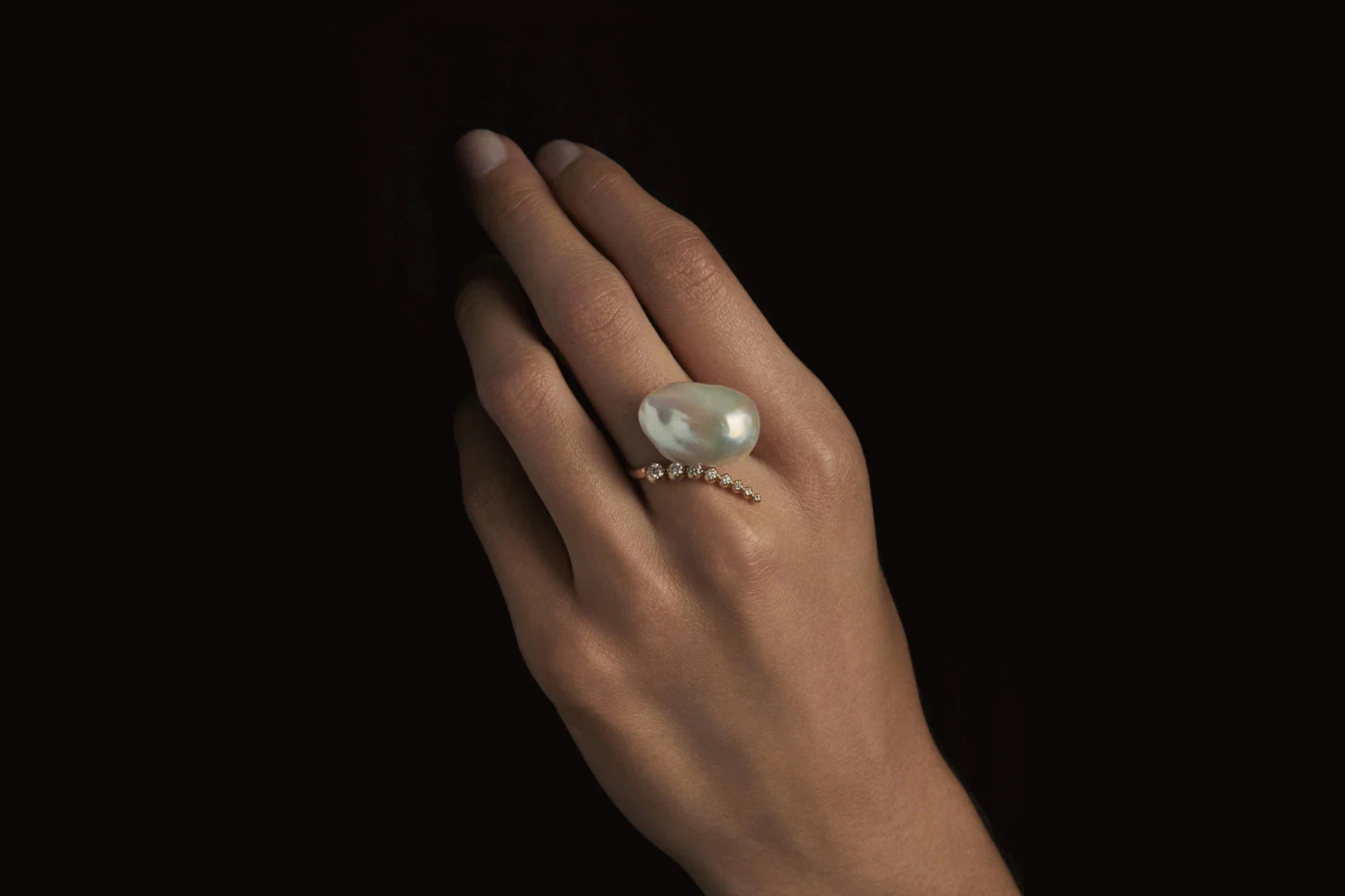How wearing a wedding ring affects you