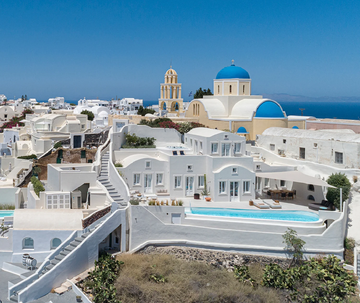Canaves Oia Santorini: The Iconic Caldera Backdrop