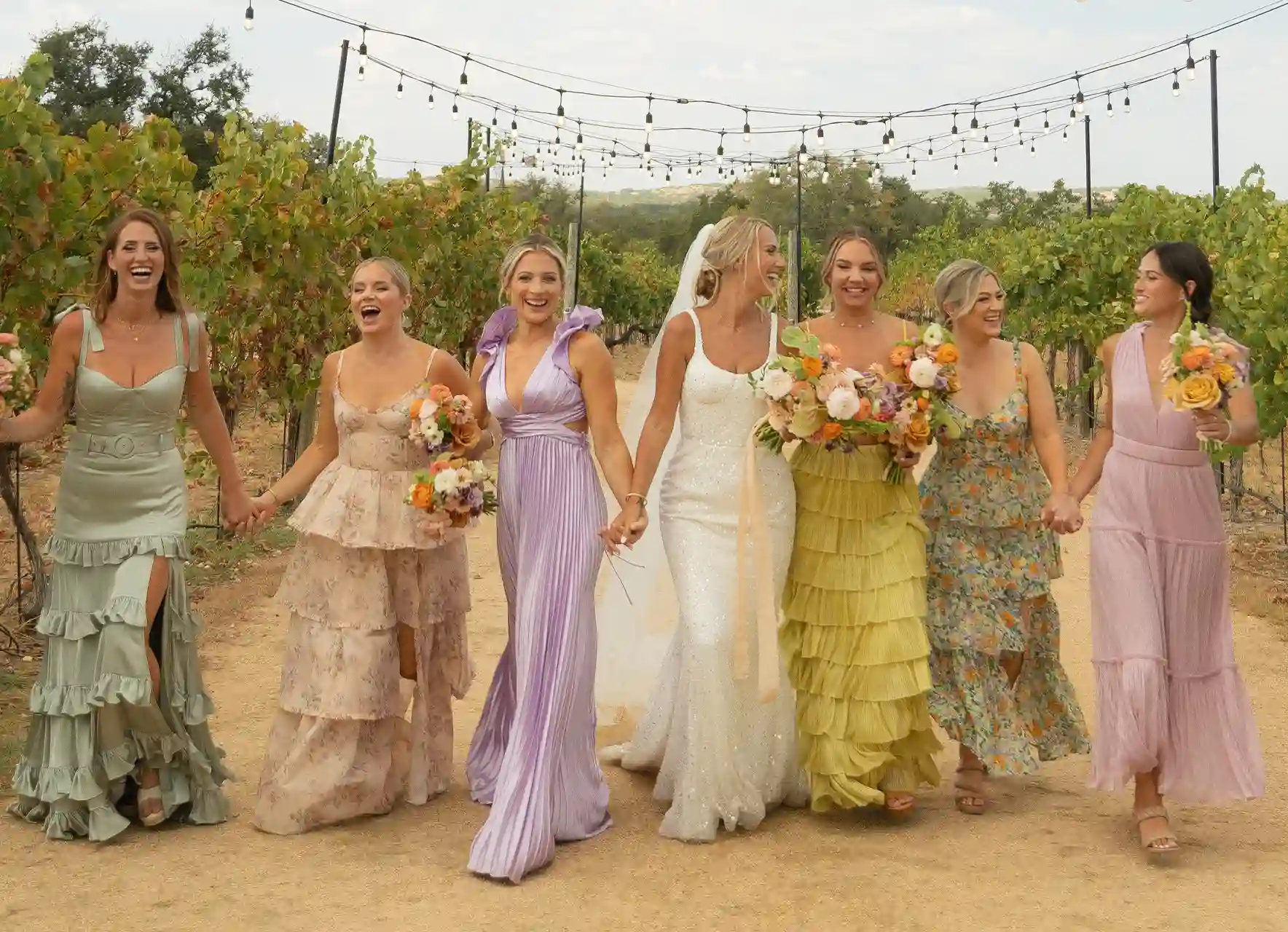 Elegant wedding guest outfit ideas for women