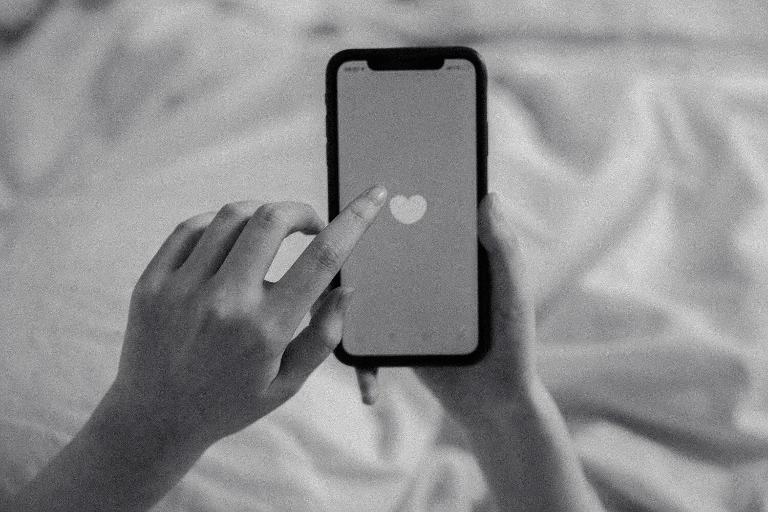 From Swipes to Love Letters in the Age of AI