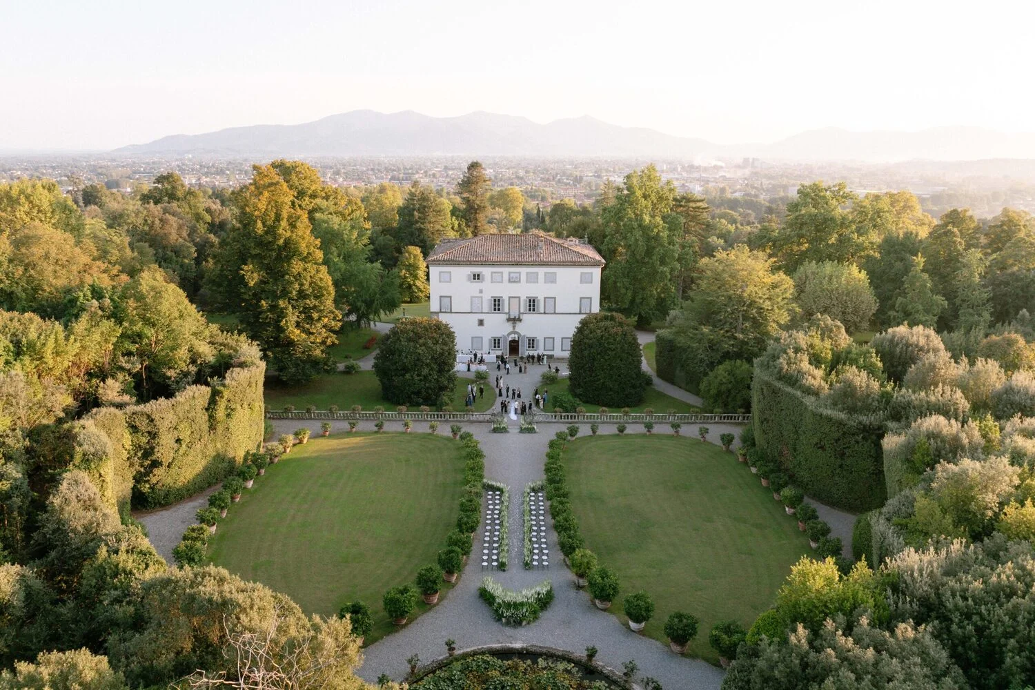 Inside a Million-Dollar Wedding – How the 1% Really Tie the Knot