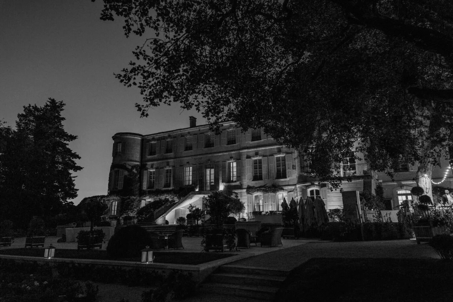 Old-World Elegance Returns to European Weddings