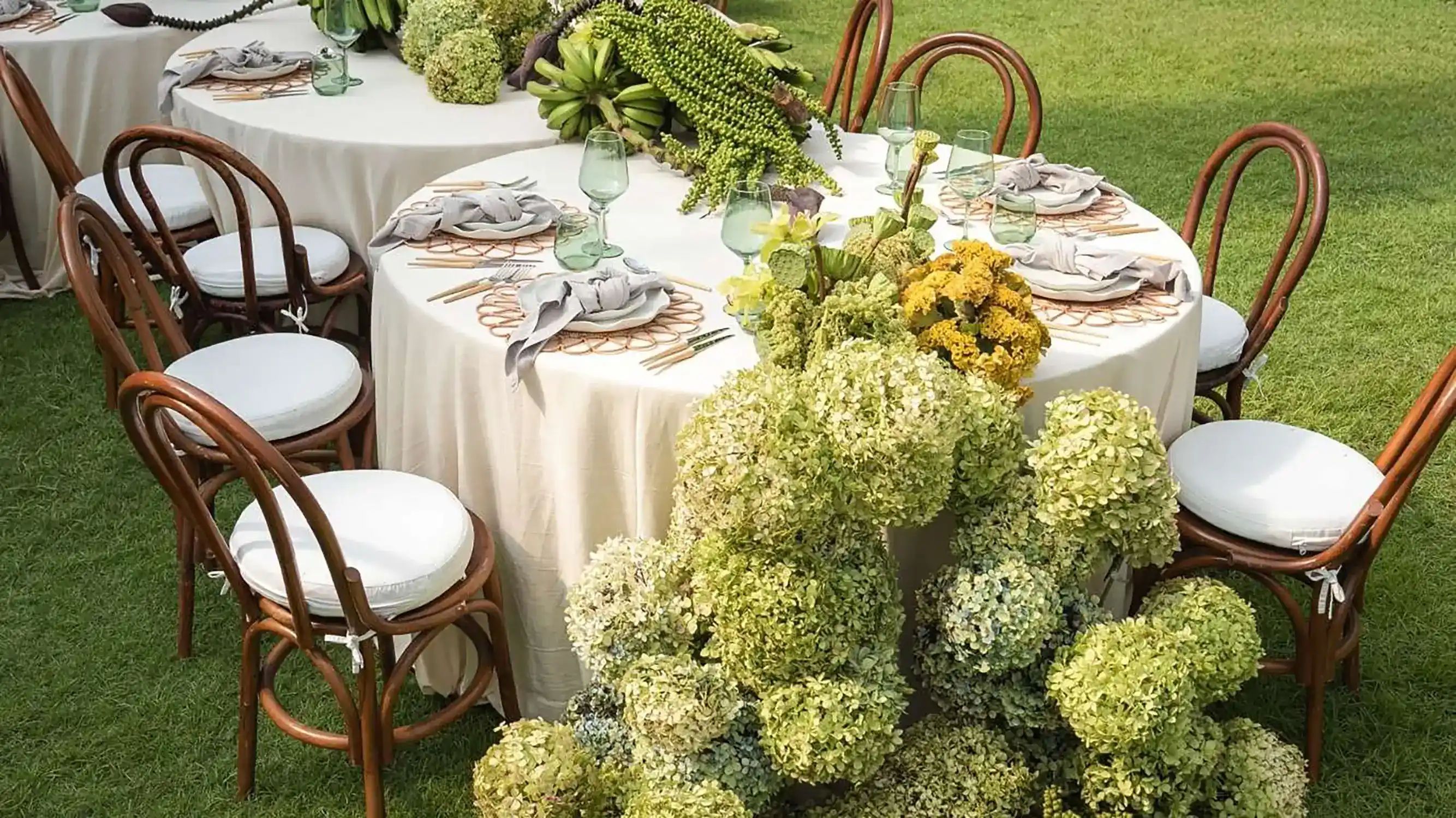 The Most Fragrant Flowers for Your Wedding Day