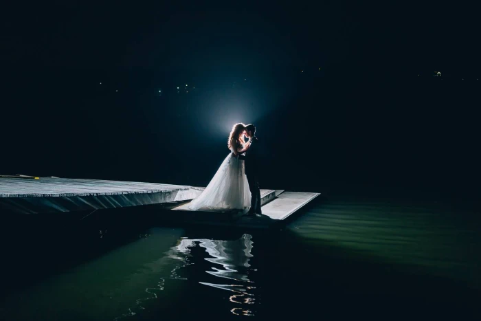 Wedding ceremony in the evening. Ideas for romantics