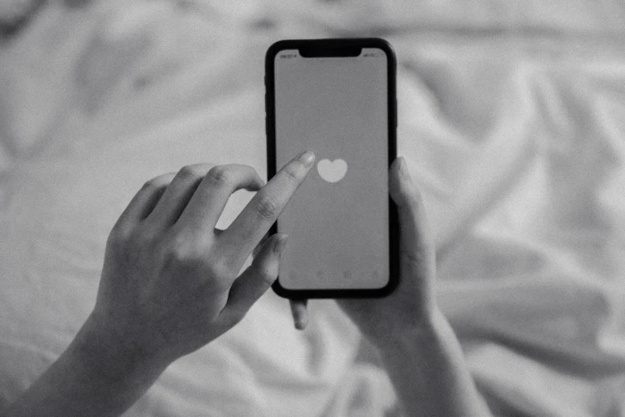 From Swipes to Love Letters in the Age of AI