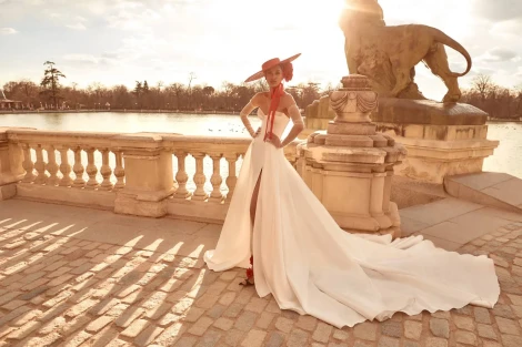 Spain-inspired wedding dress