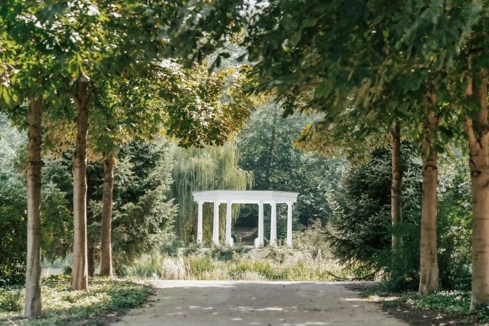 What to Include in Your Wedding Venue: A Thoughtful Guide to Styling with Elegance and Ease