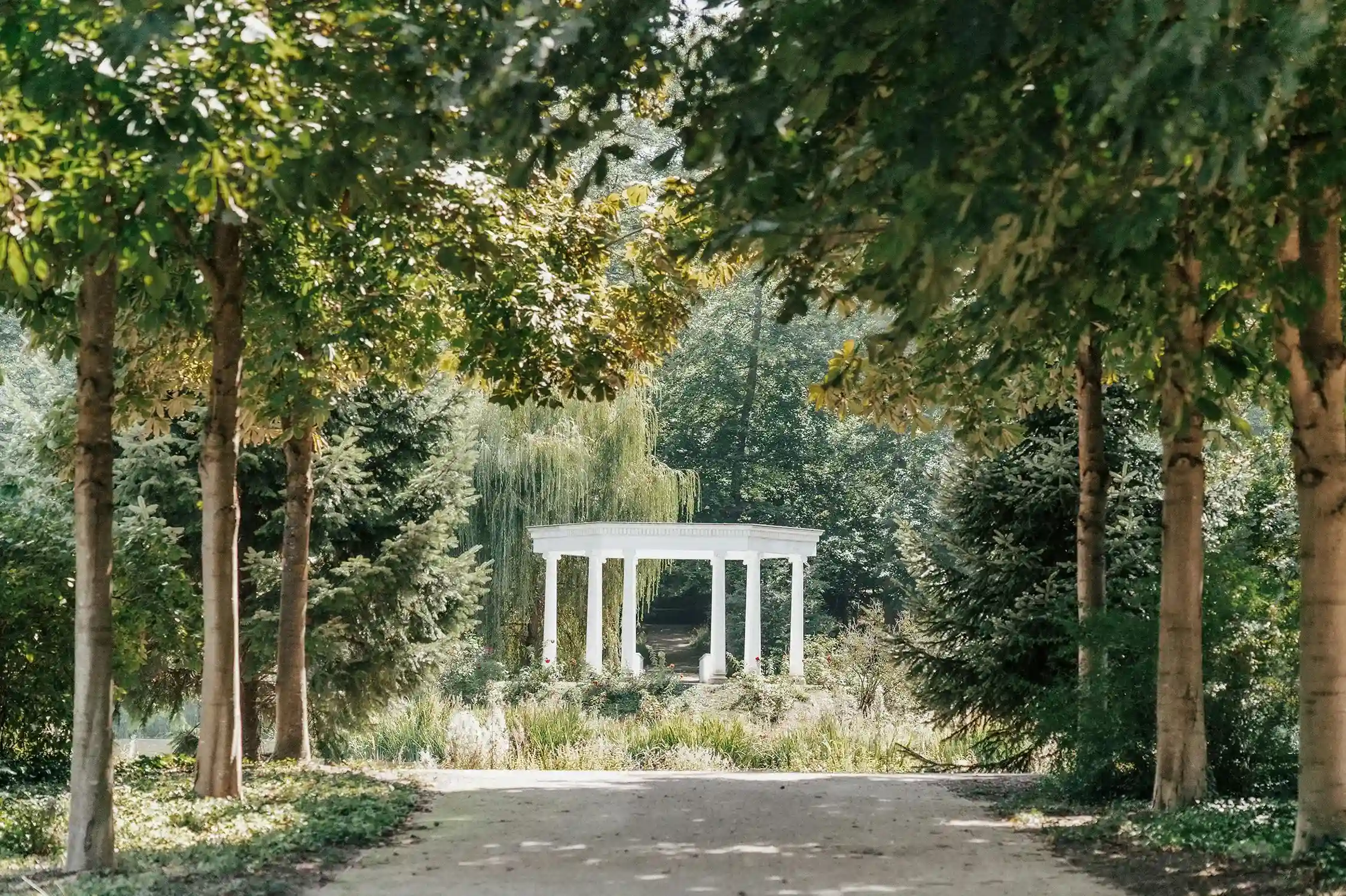 What to Include in Your Wedding Venue: A Thoughtful Guide to Styling with Elegance and Ease