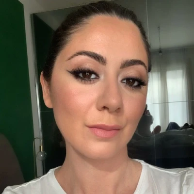 Nenas make-up story