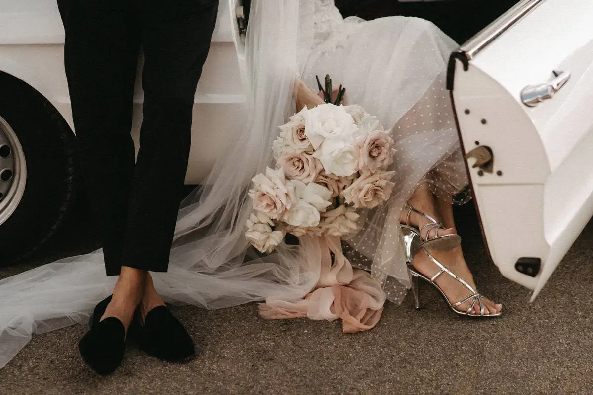 Ideas for wedding car decoration