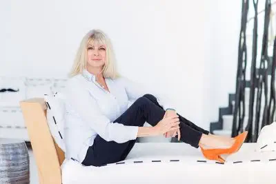 Worldwide coaches to raise your self-consciousness