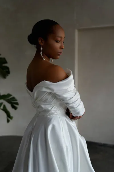 Dress:  Jurgita Bridal and Jenari.de / Photography: Katerina Suipys / Accessoires: Decolove Atelier