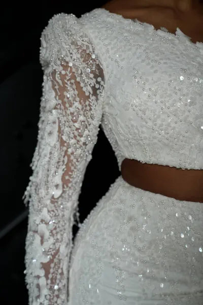 Dress:  Jurgita Bridal and Jenari.de / Photography: Katerina Suipys / Accessoires: Decolove Atelier