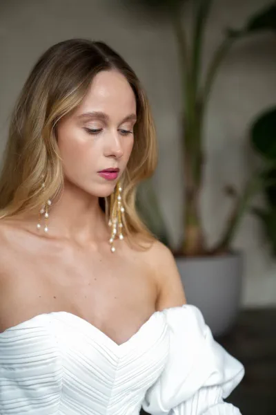 Dress:  Jurgita Bridal and Jenari.de / Photography: Katerina Suipys / Accessoires: Decolove Atelier